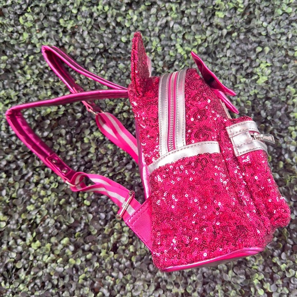 NWOT Loungefly Disney Adorable Sequined Magenta Pink Minnie Mouse Mini Backpack - Picture 9 of 16